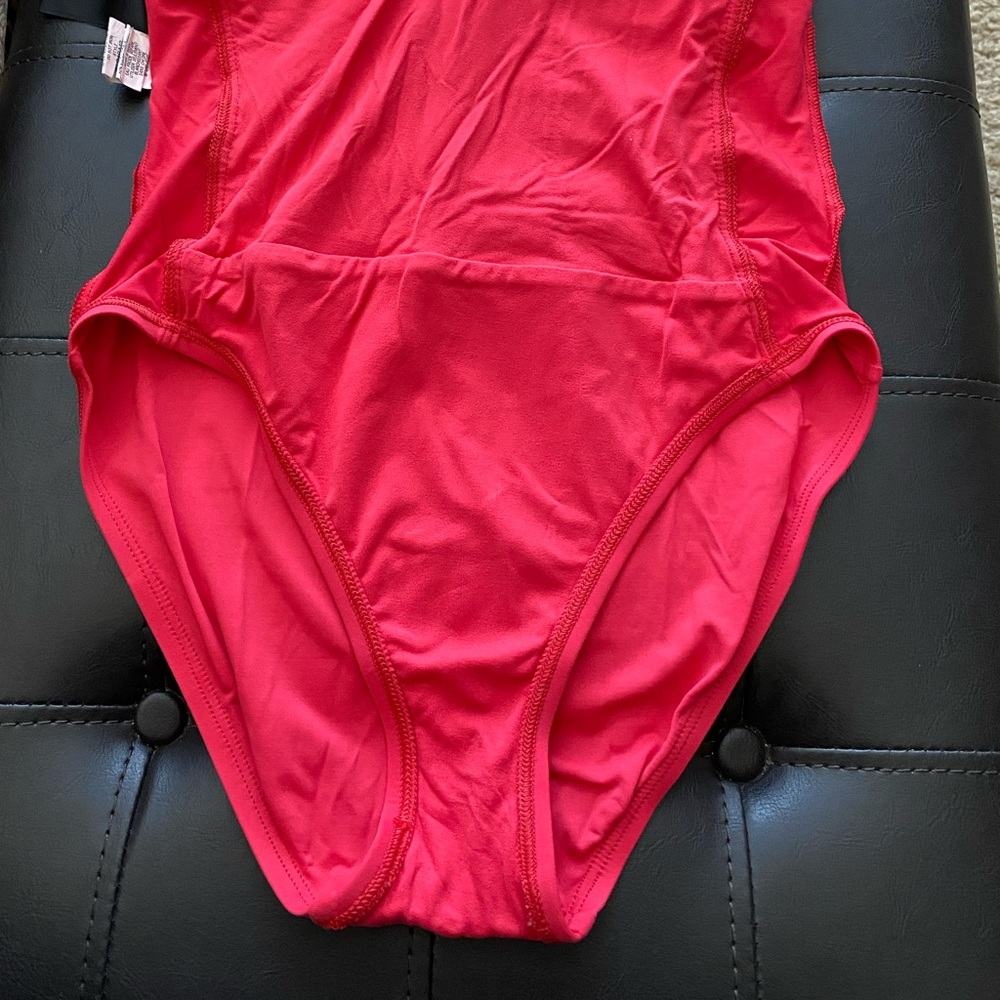 La Blanca Coral Ruched Twist Front One Piece Swimsuit - Picture 7 of 11